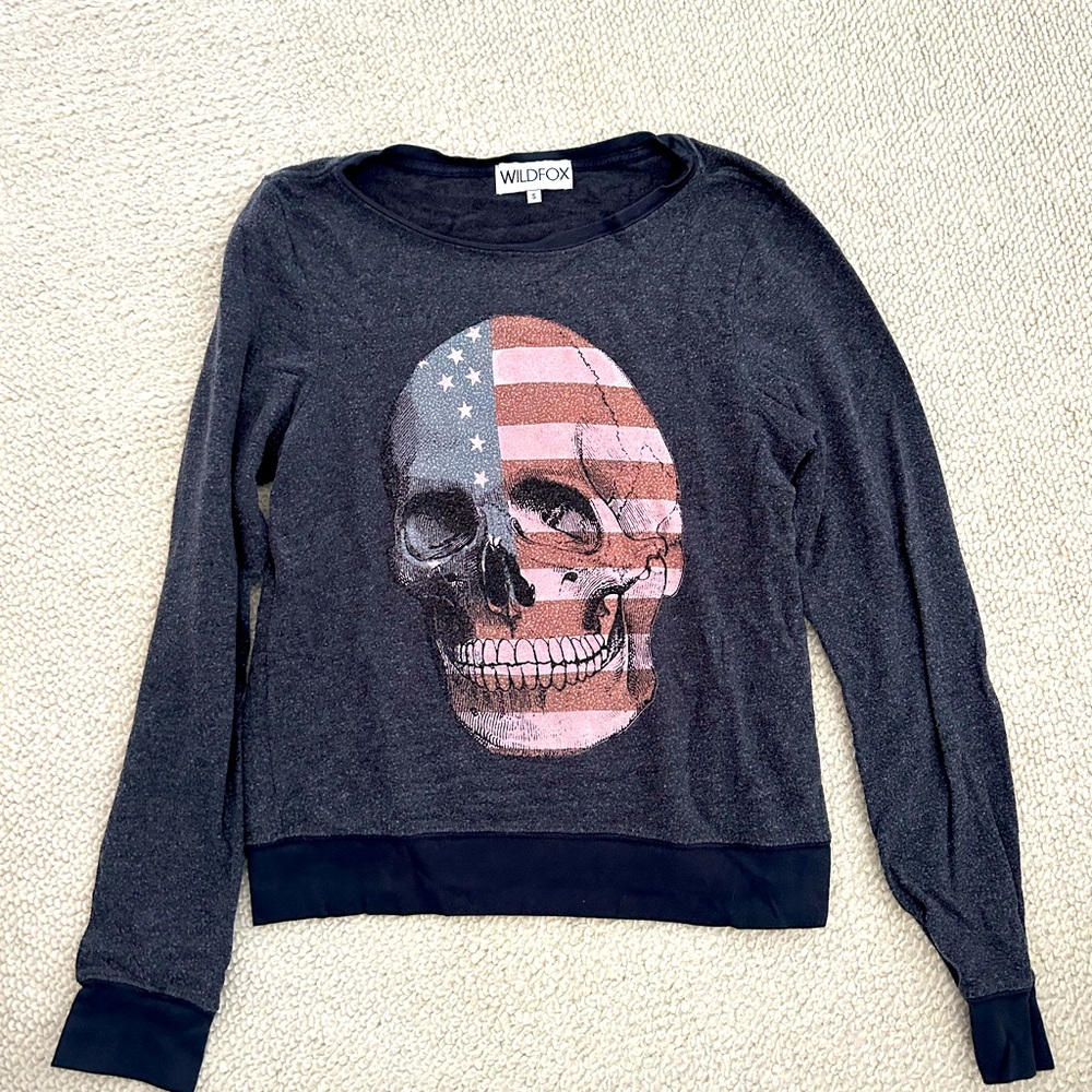 Wildfox sweatshirt with skull
